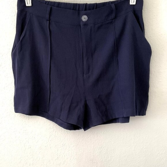 NEW NAVY SHORTS (runs small) - Picture 3 of 10